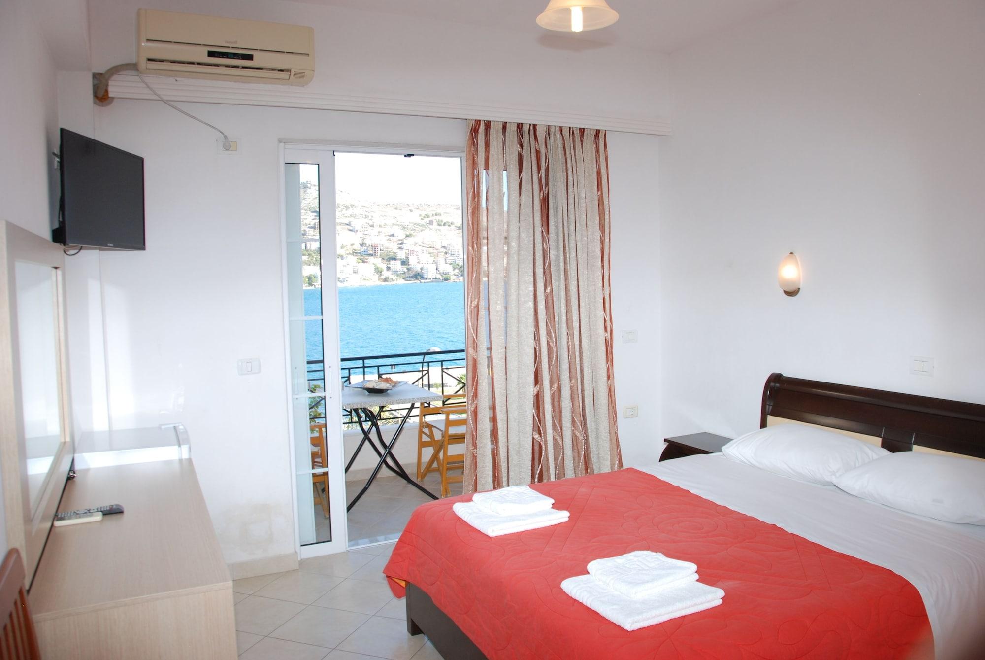 Hotel Mano Sarandë Buitenkant foto